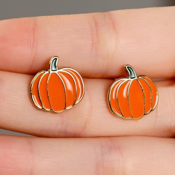 NEW! Autumn Pumpkin Stud Earrings - Picture 3 of 3